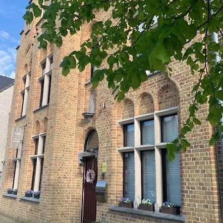 Otentik Bed & Breakfast 3*